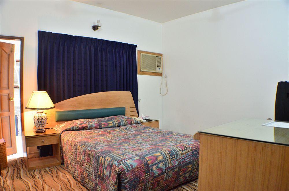Amazon Lilly Lake View Residence Dhaka Exteriör bild