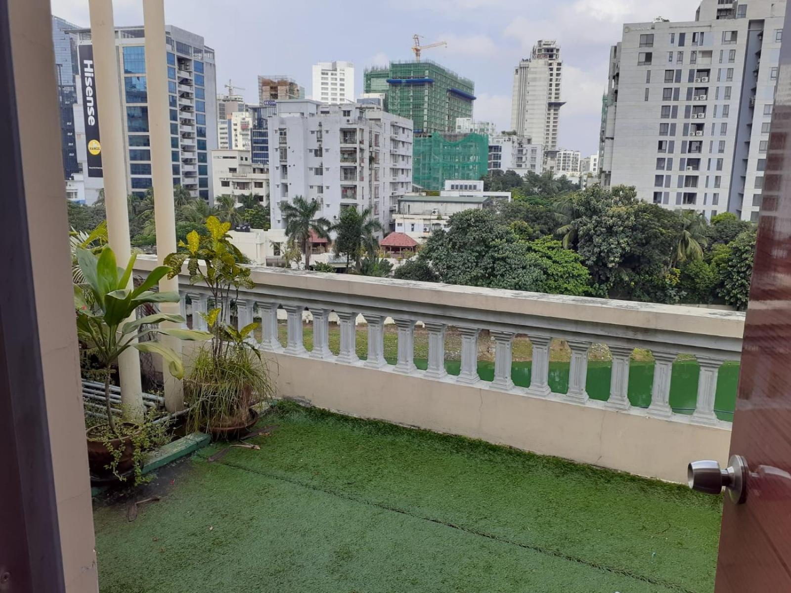 Amazon Lilly Lake View Residence Dhaka Exteriör bild