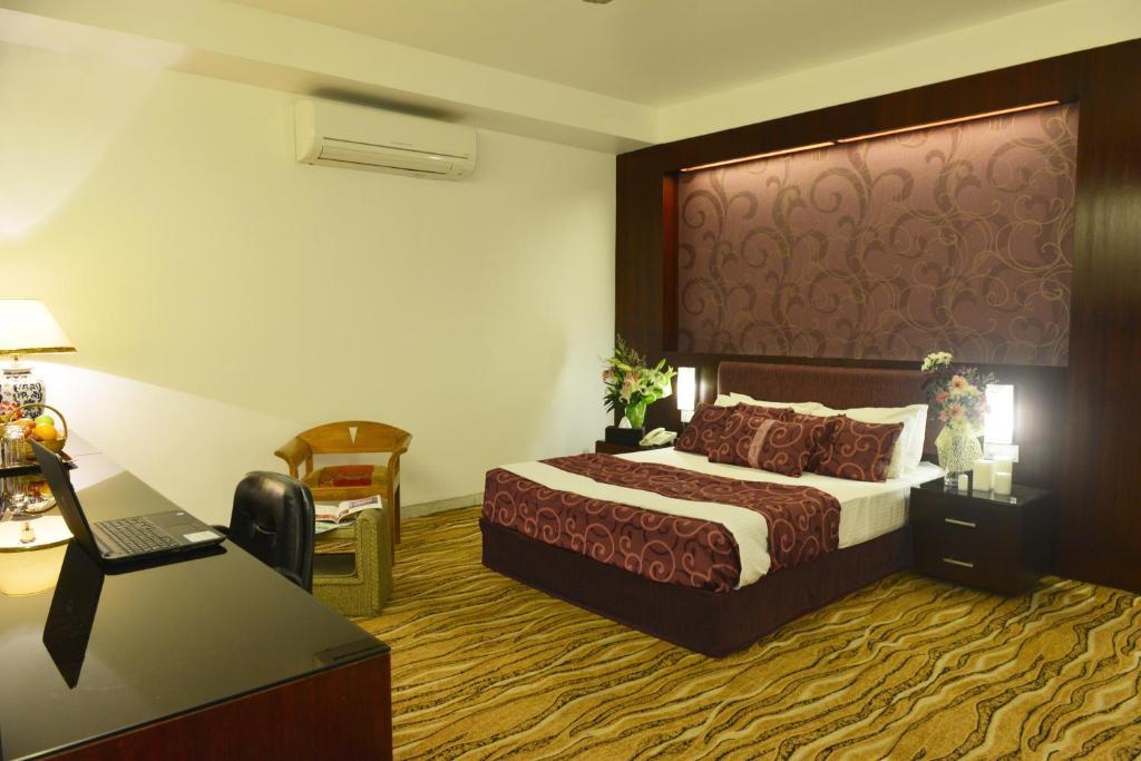 Amazon Lilly Lake View Residence Dhaka Exteriör bild