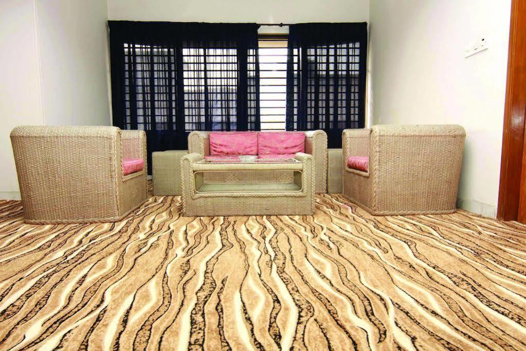 Amazon Lilly Lake View Residence Dhaka Exteriör bild